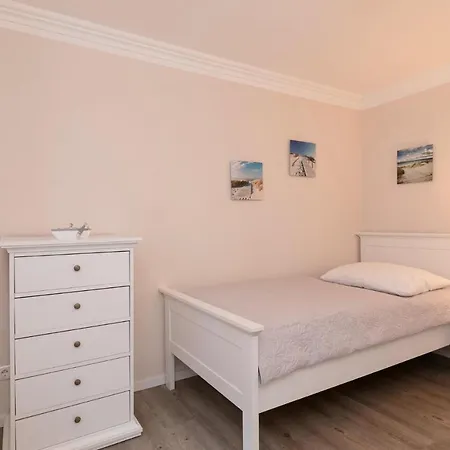 Lindenstrasse 10- 1 Holiday home *