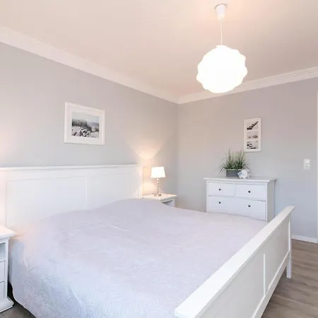Lindenstrasse 10- 1 *